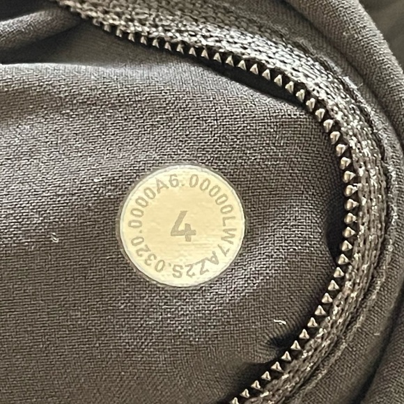 Lululemon Tracker Lined Short 4" in Black running
quick-drying lightweight Size4 - Picture 10 of 13